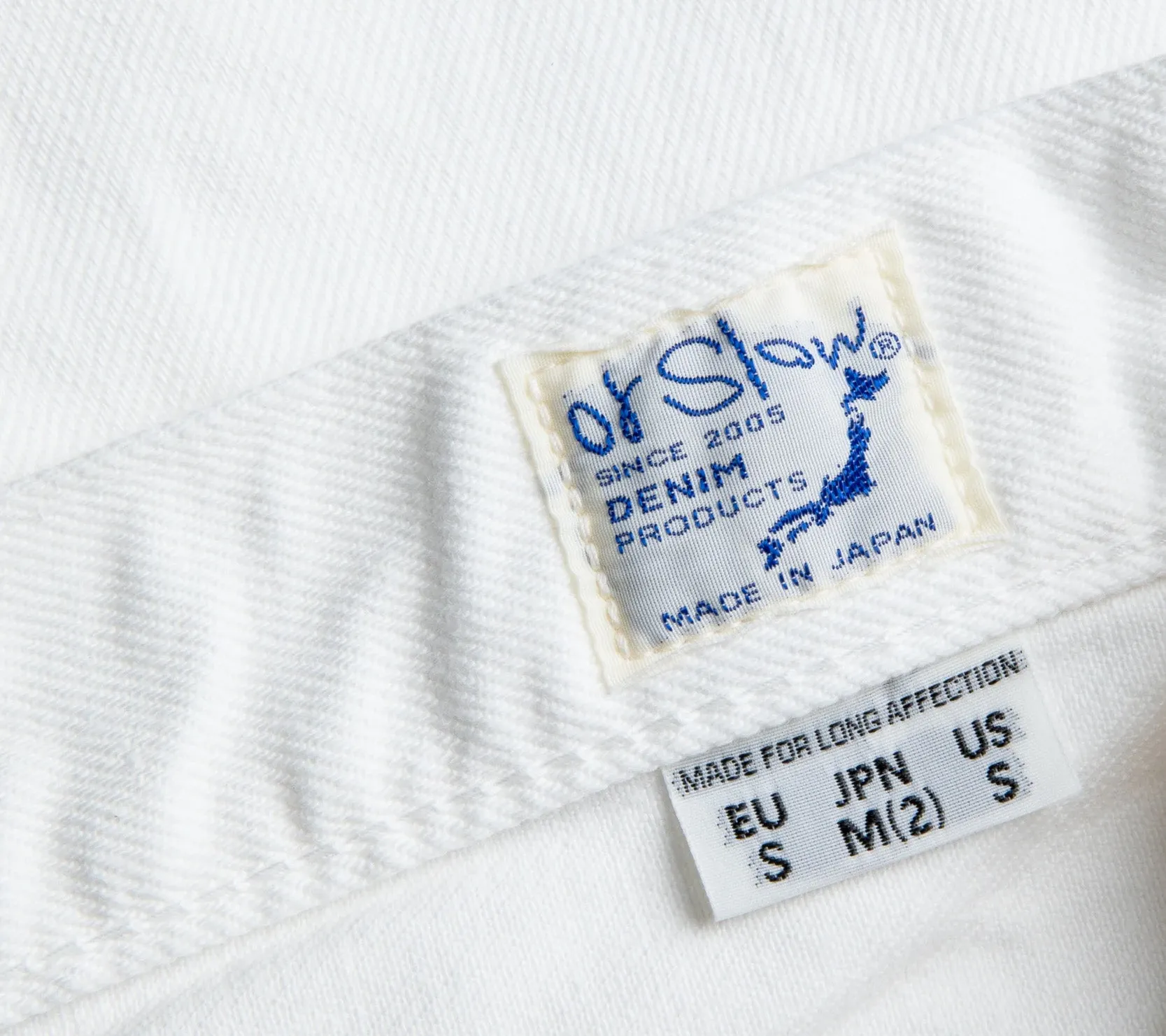 105 Standard Fit | White Denim