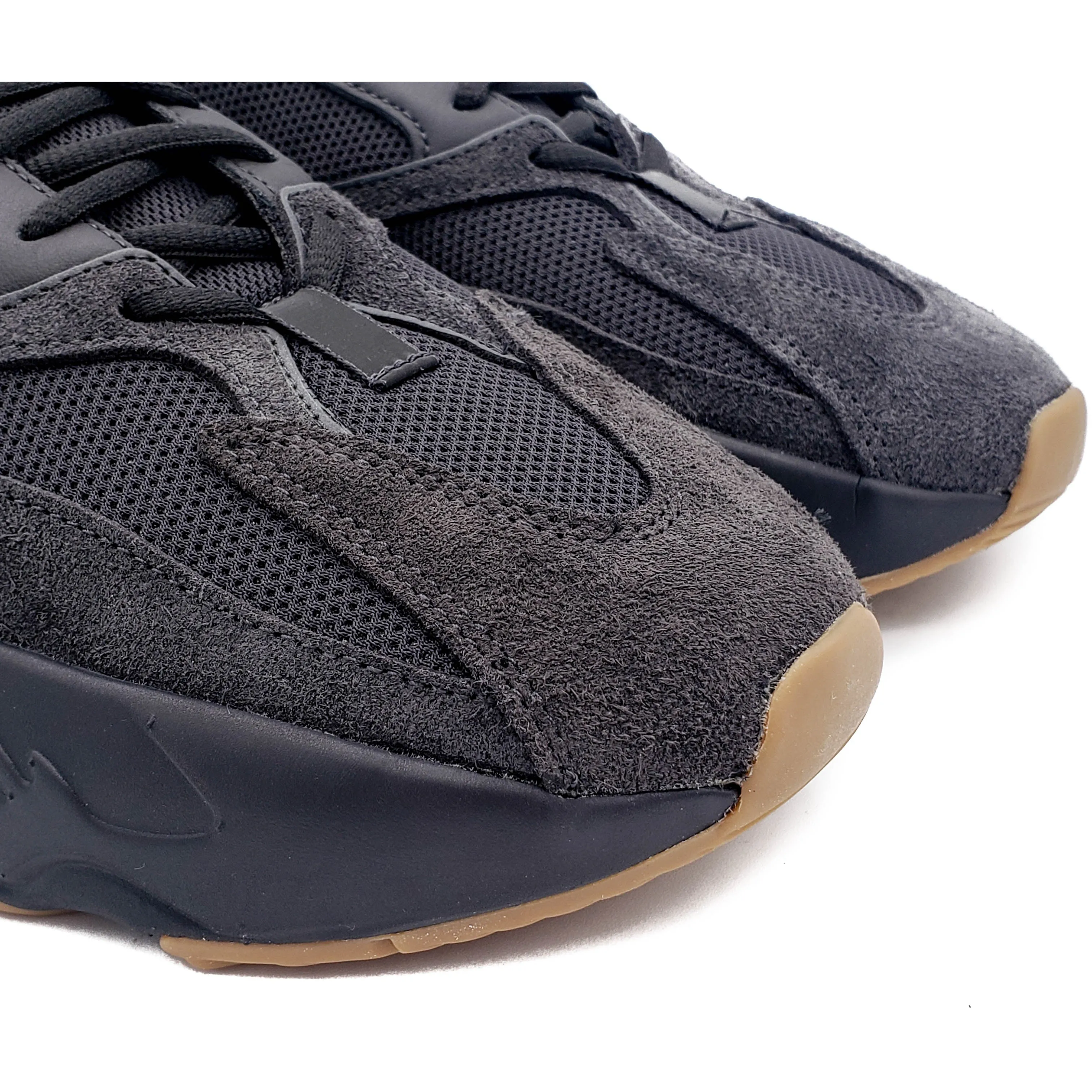 ADIDAS YEEZY BOOST 700 UTILITY BLACK 2019