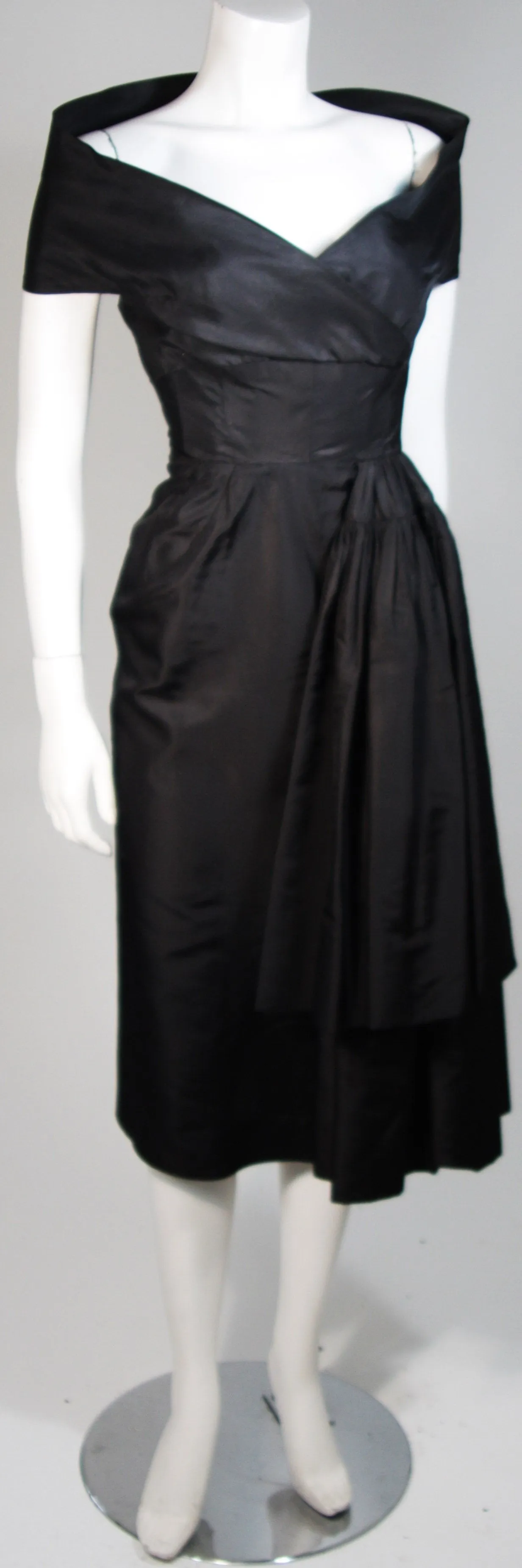 CEIL CHAPMAN  Black Cocktail Dress with Draped Detail Size Small