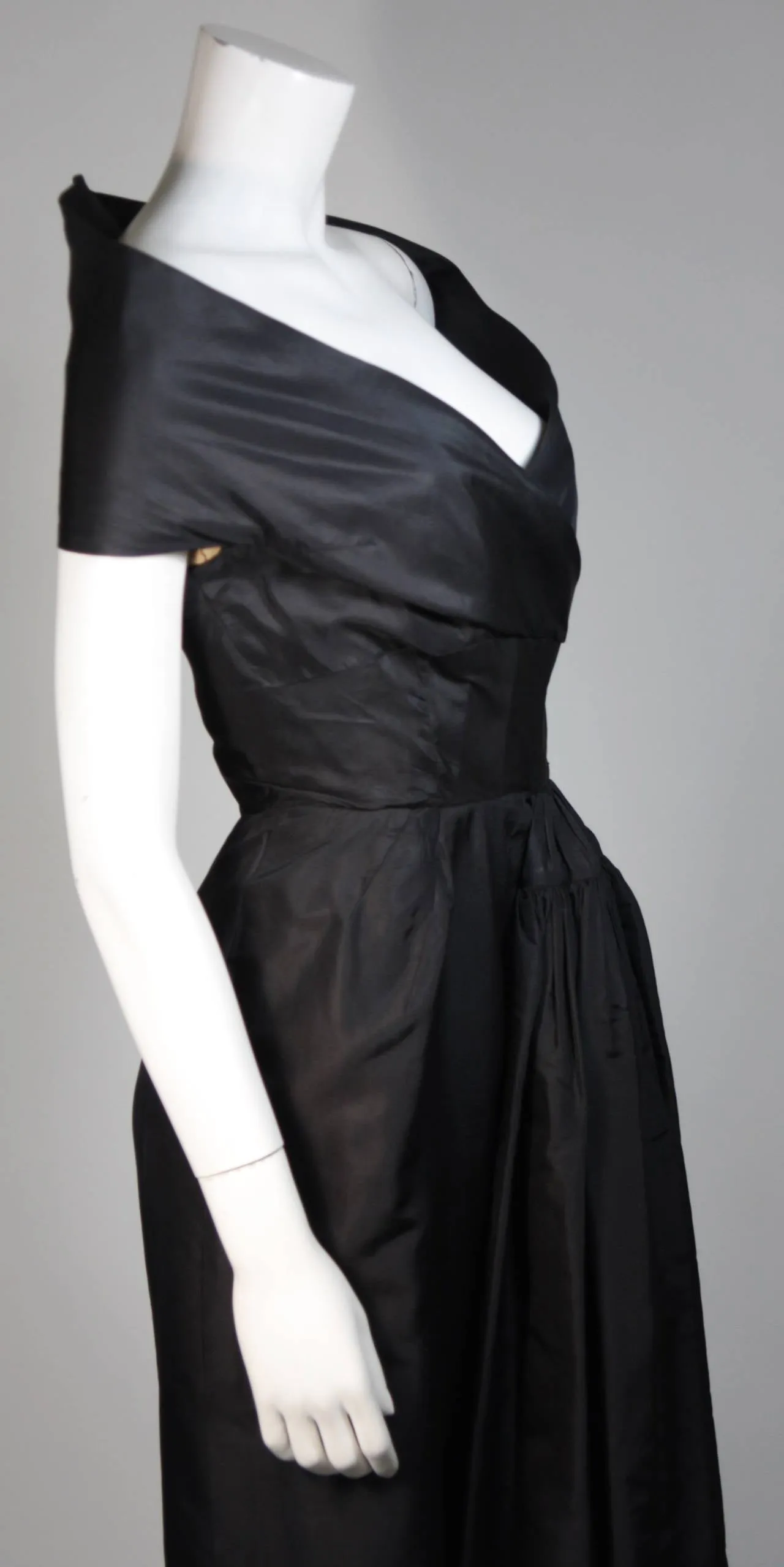 CEIL CHAPMAN  Black Cocktail Dress with Draped Detail Size Small