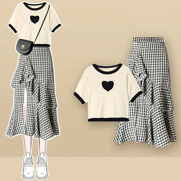 Chic Love Heart Print T-Shirt Lattice Flouncing Split Skirt Two Piece Set