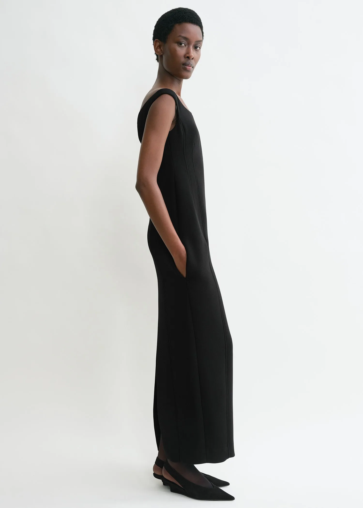 Curved off-shoulder dress black