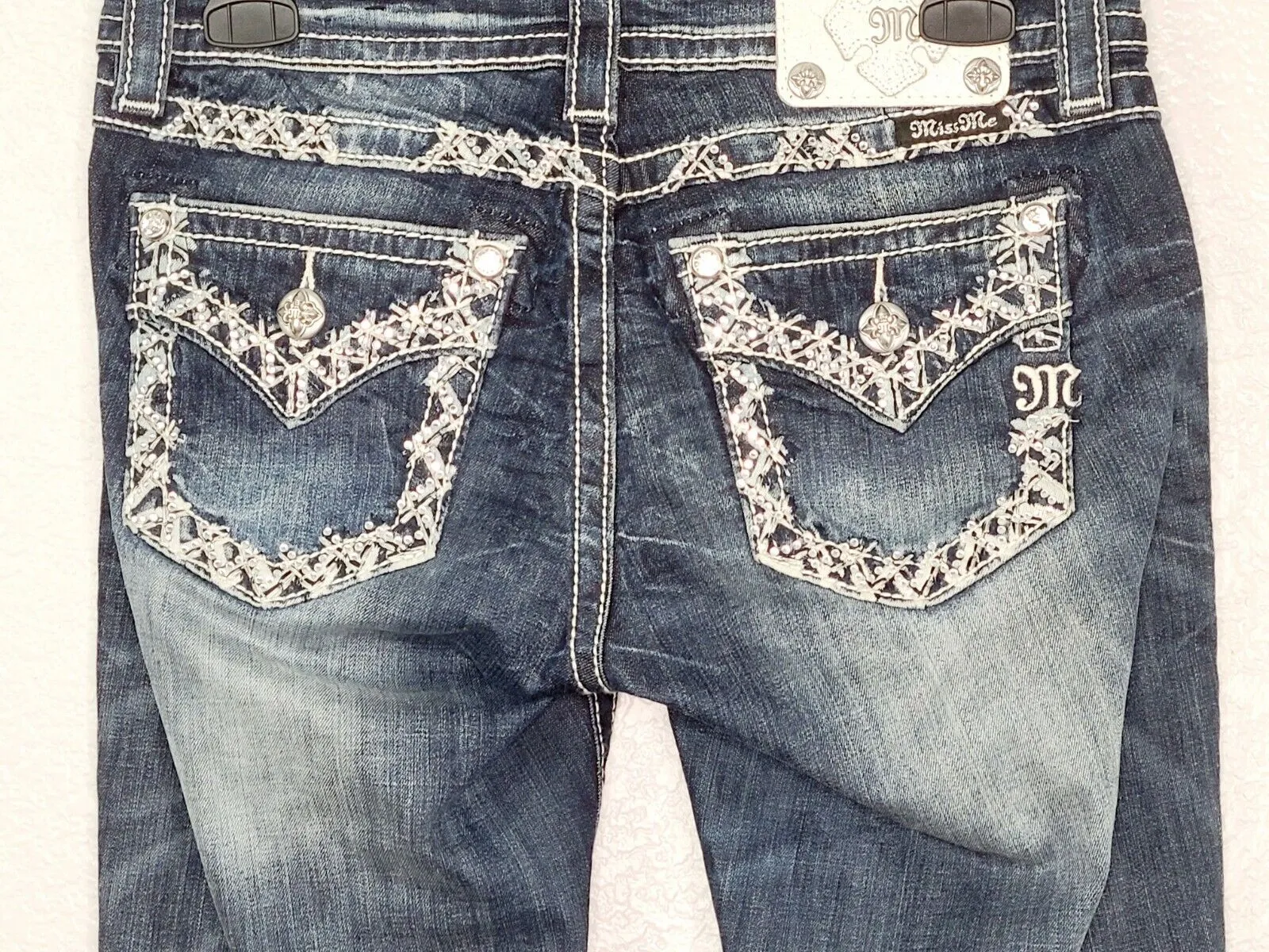 Miss Me Women's Preloved Mid-Rise Easy Cuffed Straight Dark Wash Distressed Jeans Size 25