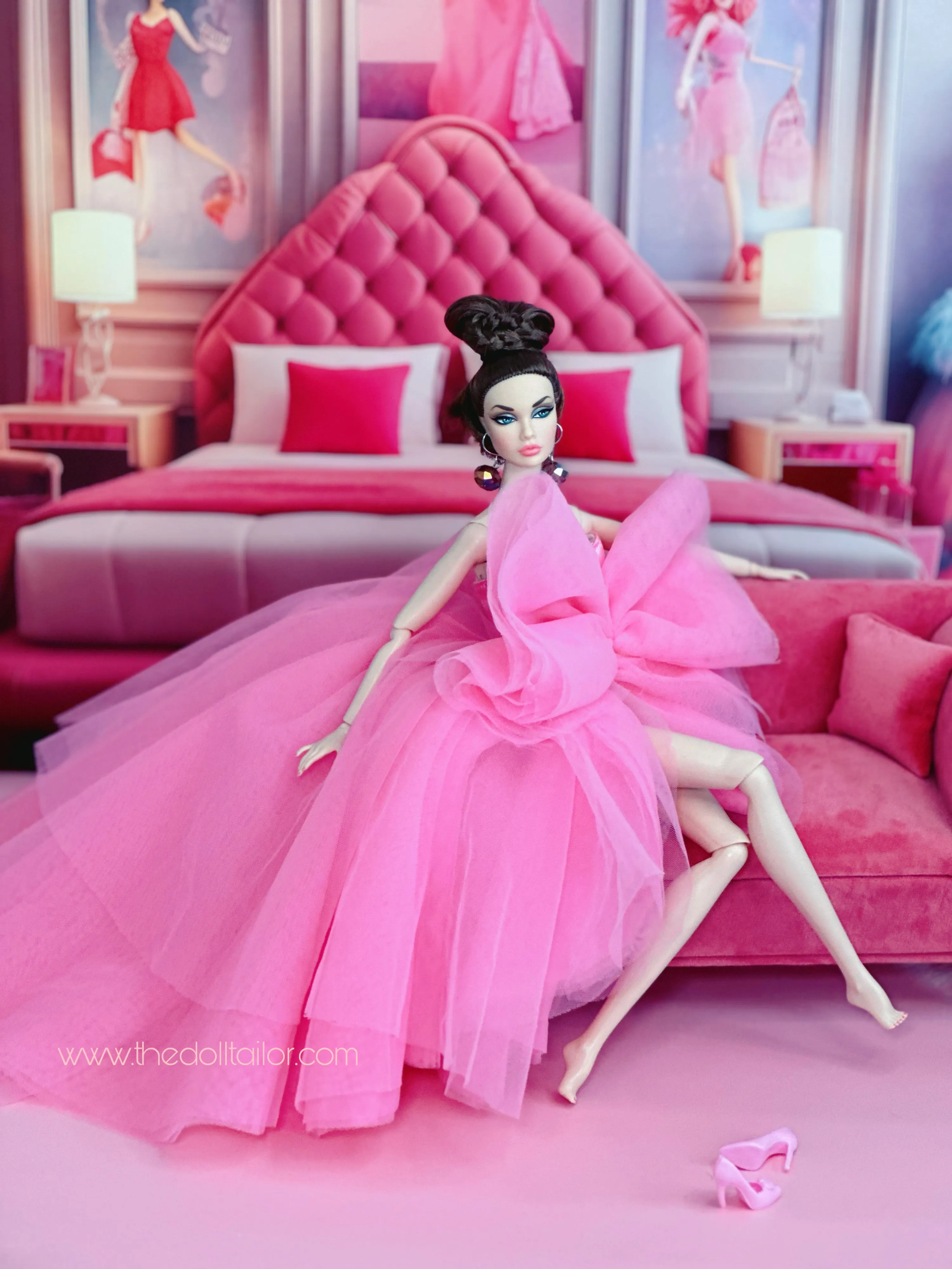 Pink  dress with giant Bow for Barbie doll and IT dolls