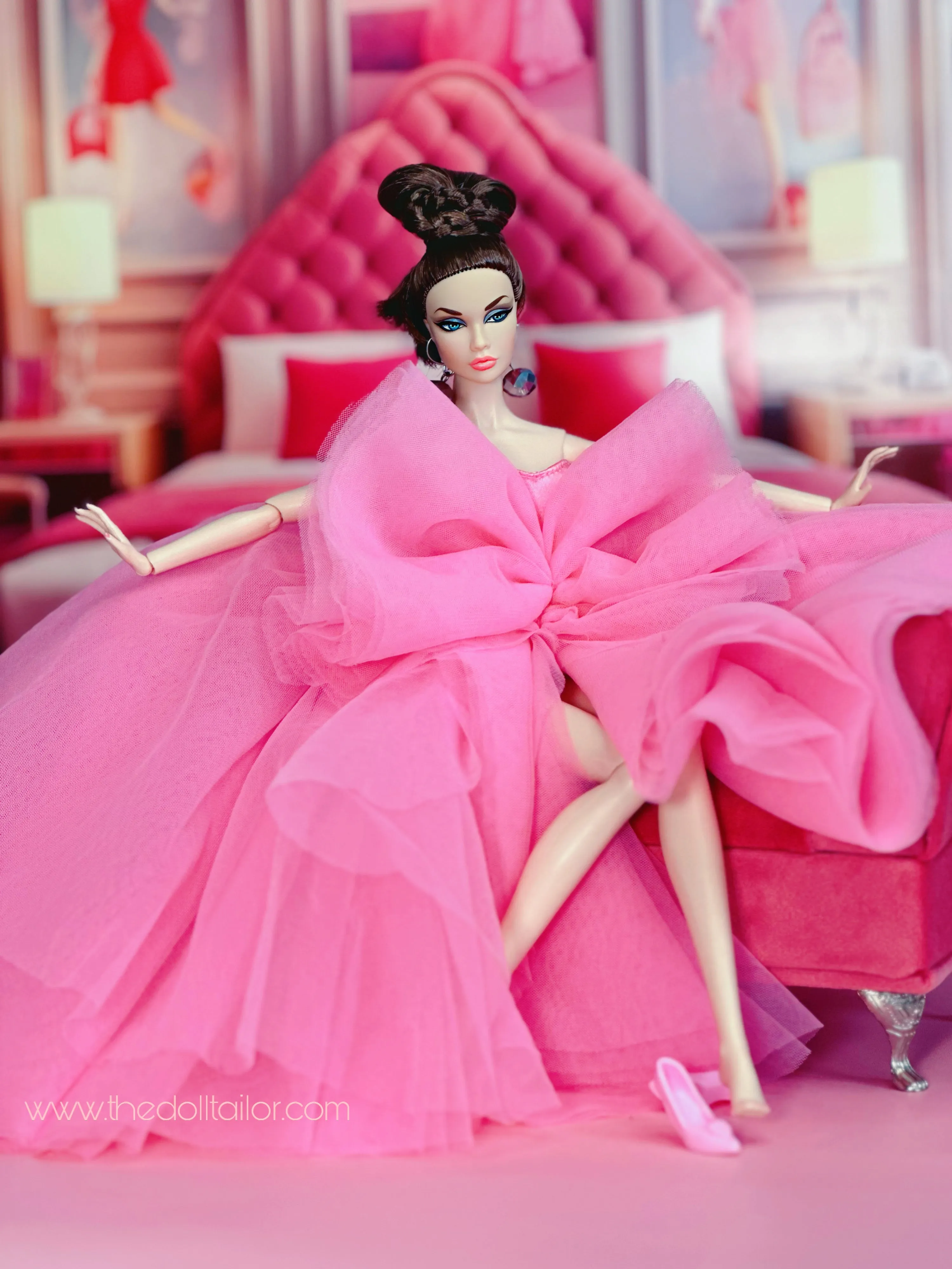 Pink  dress with giant Bow for Barbie doll and IT dolls