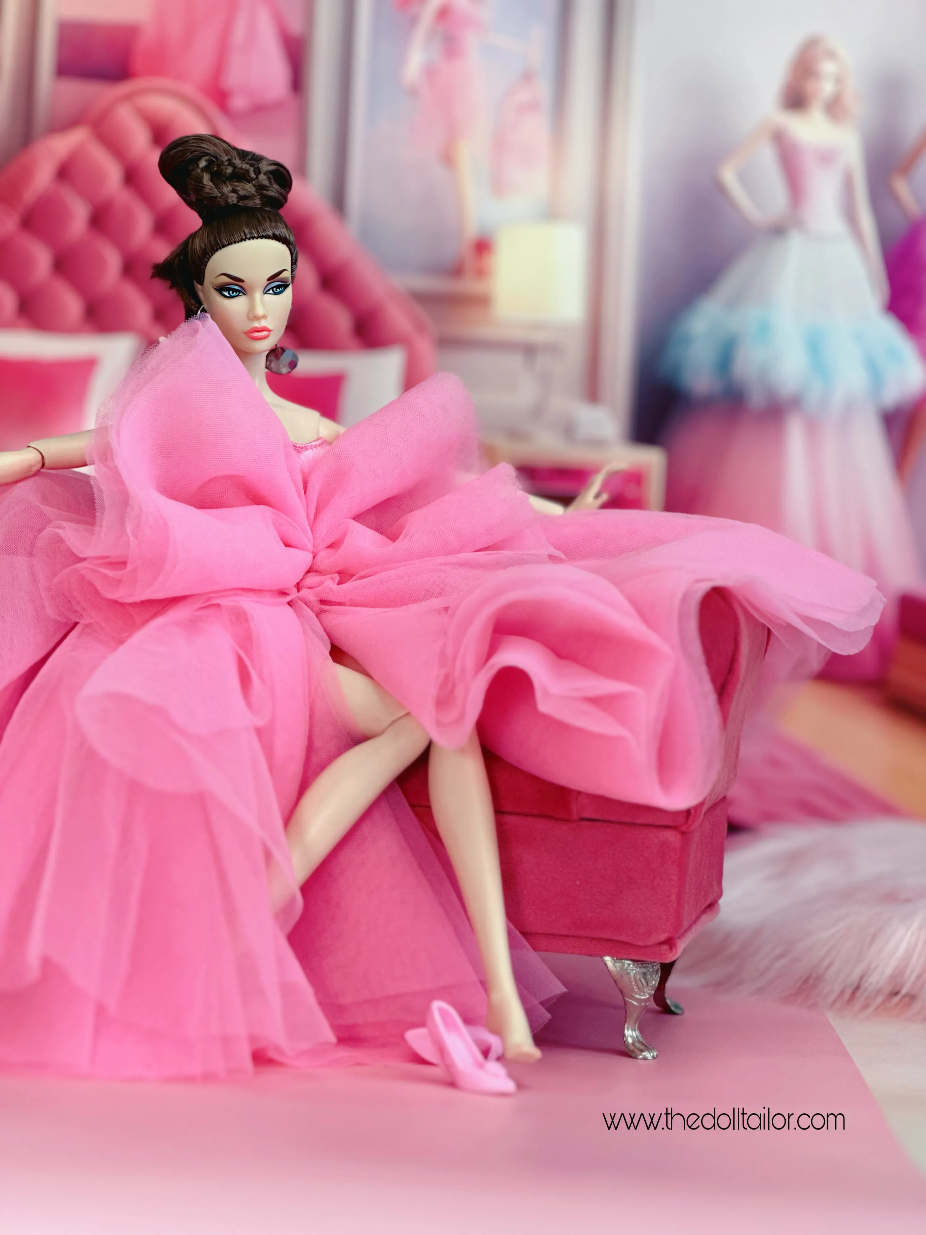 Pink  dress with giant Bow for Barbie doll and IT dolls